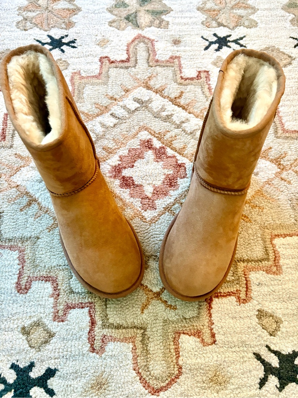 UGG Classic Short II Chestnut size8